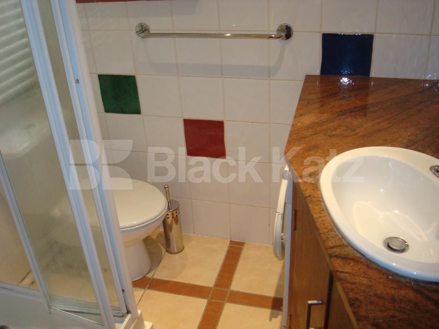 			New Instruction, Studio Apartment, 1 bath, 1 reception Flat			 Brewster Gardens, LABROOKE GROVE